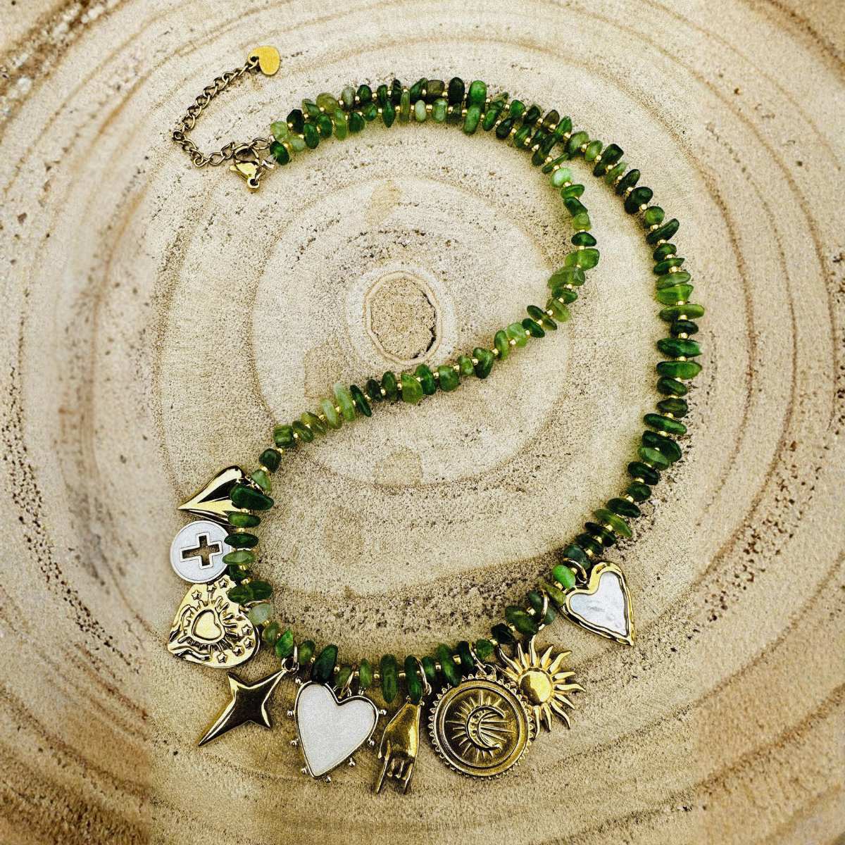 Collier multi pampilles AMOUR en calcédoine verte