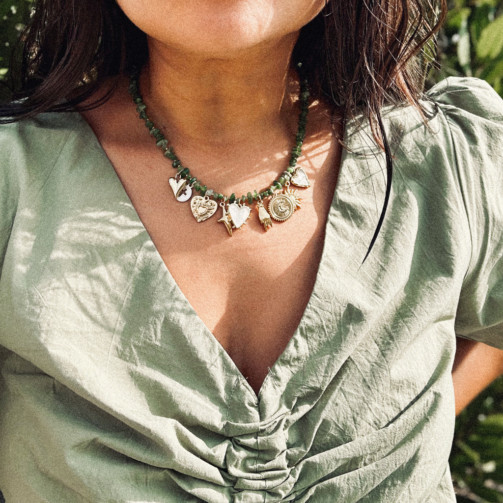 Collier multi pampilles AMOUR en calcédoine verte