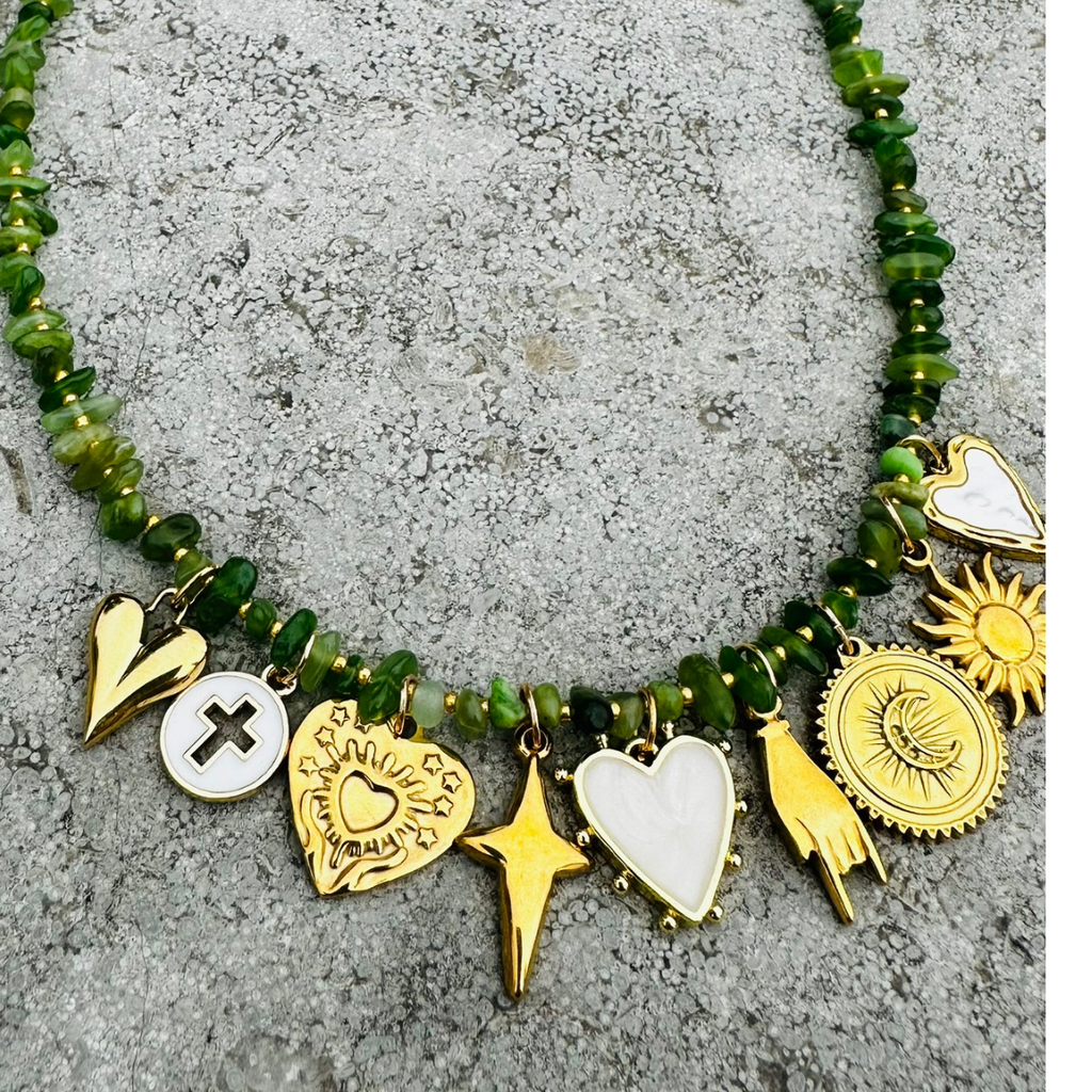 Collier multi pampilles AMOUR en calcédoine verte