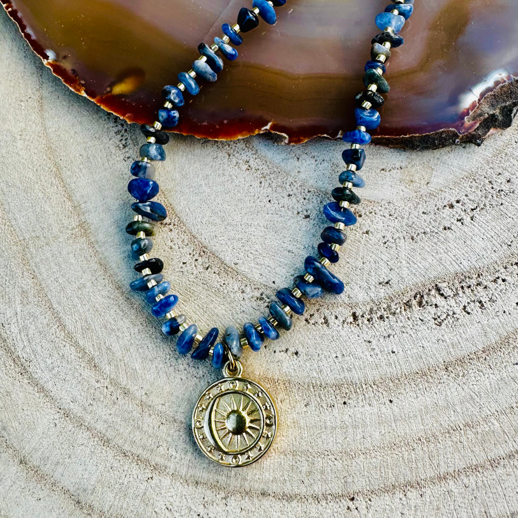 Collier solo pampille ASTRAL en Lapis Lazuli - Pampille Médaillon Lune solaire