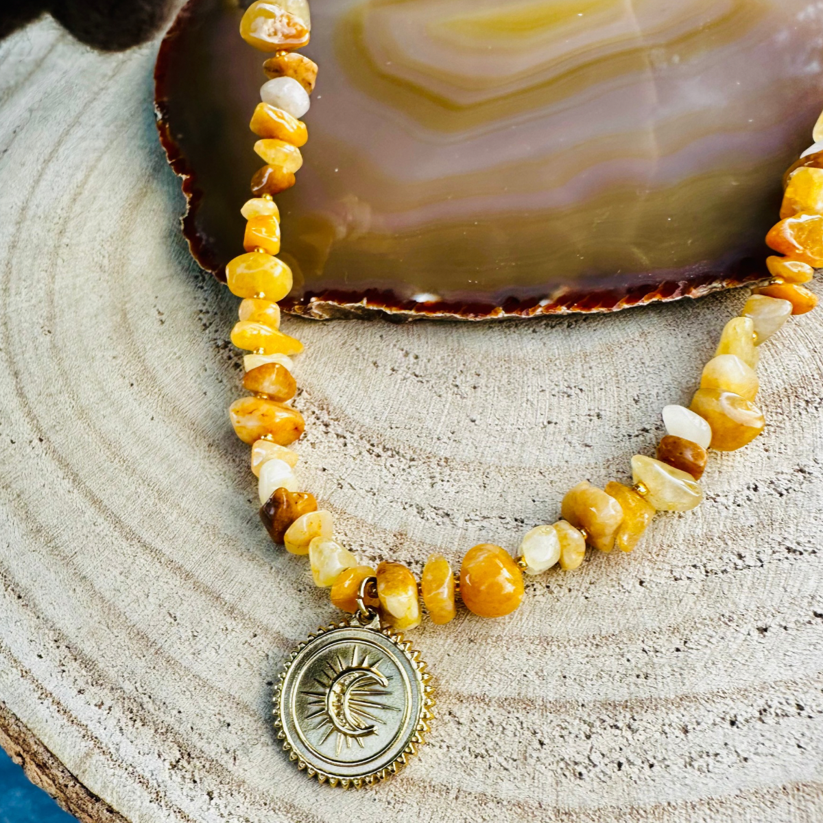 Collier solo pampille ASTRAL en Aventurine jaune - Pampille Médaillon Lune